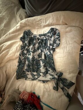 Cato White Top with Teal Paisley Print and Side Tie